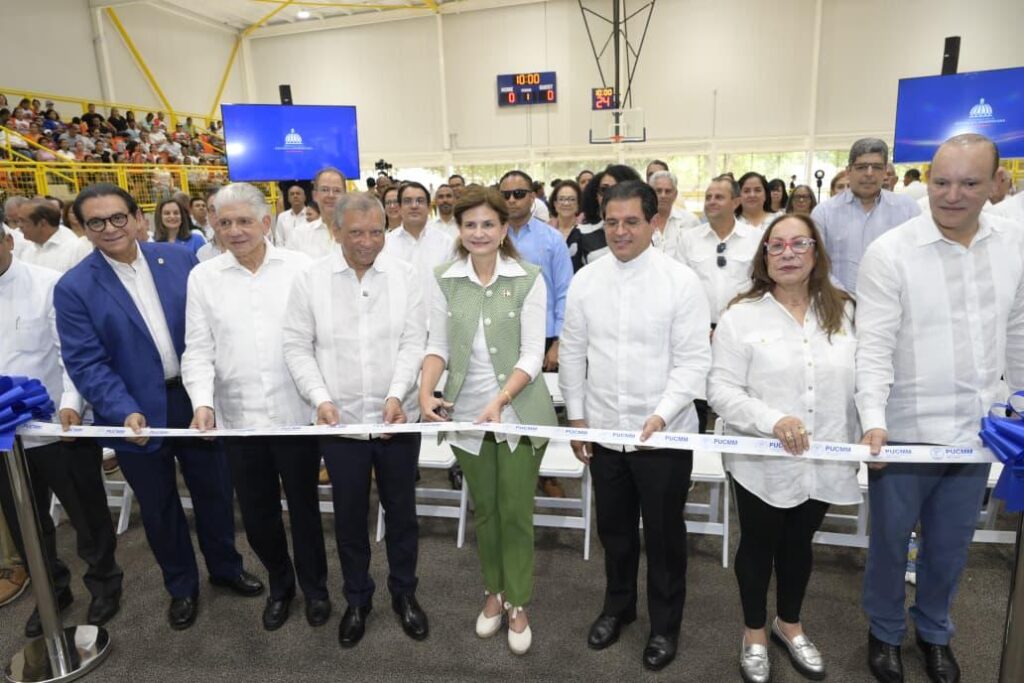 Vicepresidenta inaugura polideportivo en PUCMM de Santiago auspiciado por Banreservas | 3 | Vicepresidenta inaugura polideportivo en PUCMM de Santiago auspiciado por Banreservas - Noticias de hoy en República Dominicana | De Último Minuto