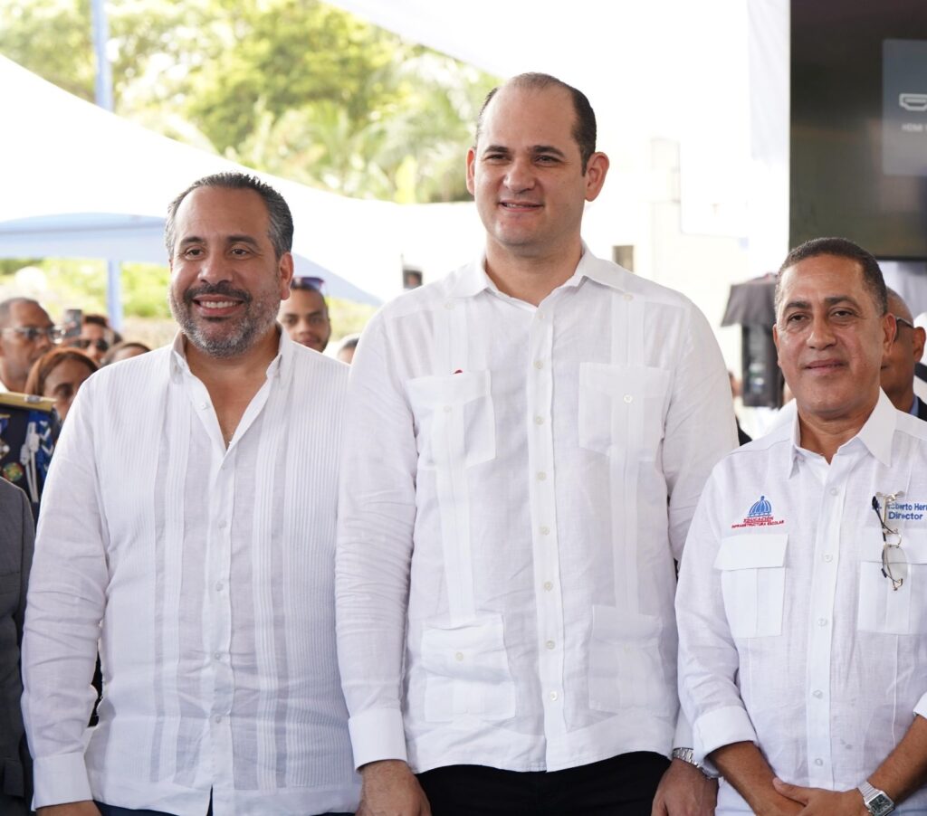 INEFI realiza operativo masivo de reparación de canchas escolares en todo el país | 4 | INEFI realiza operativo masivo de reparación de canchas escolares en todo el país - Noticias de hoy en República Dominicana | De Último Minuto