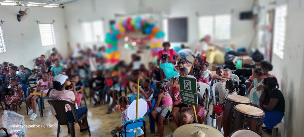 Fundación Fox Farlen realiza con éxito su campaña “Útiles para Todos” - Noticias de hoy en República Dominicana | De Último Minuto
