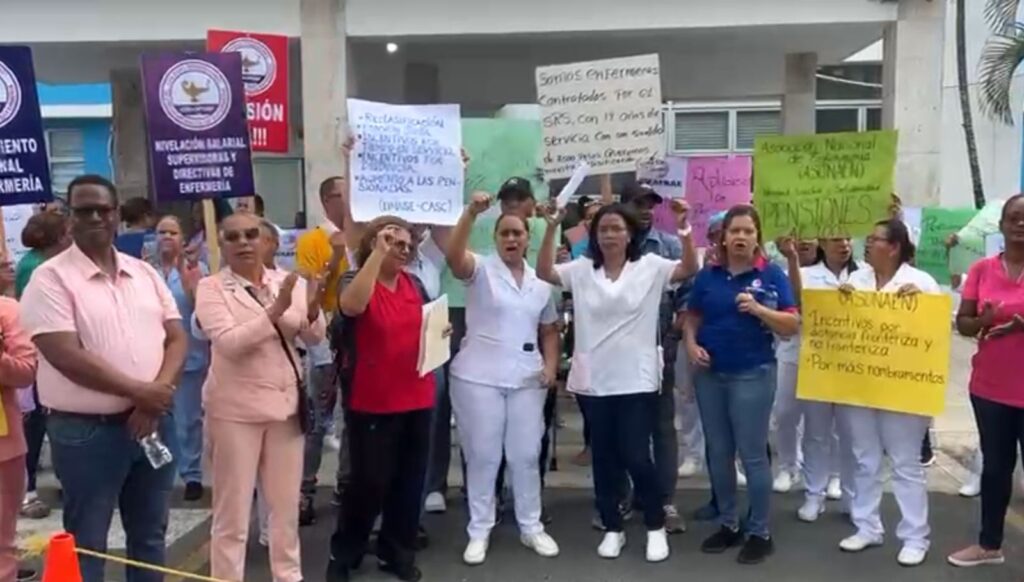Enfermeras del Hospital San Vicente de Paúl se unen al paro nacional de 24 horas por mejores condiciones laborales