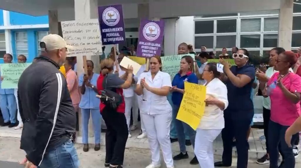 Enfermeras del Hospital San Vicente de Paúl se unen al paro nacional de 24 horas por mejores condiciones laborales