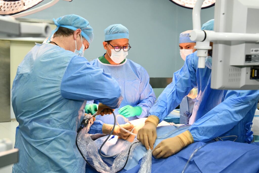 HOMS realiza la 1era cirugía bariátrica magnética en el Caribe y Centroamérica para el tratamiento de obesidad y diabetes tipo 2 | 4 | HOMS realiza la 1era cirugía bariátrica magnética en el Caribe y Centroamérica para el tratamiento de obesidad y diabetes tipo 2 - Noticias de hoy en República Dominicana | De Último Minuto
