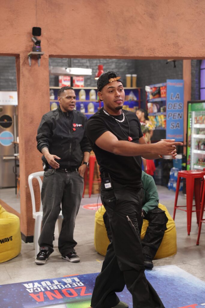 Mike Towers: “Gracias a mi pueblo dominicano que siempre está conmigo” | 4 | Mike Towers: “Gracias a mi pueblo dominicano que siempre está conmigo” - Noticias de hoy en República Dominicana | De Último Minuto