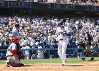 Shohei Ohtani alcanza los 1,000 hits en Grandes Ligas con un jonrón de 440 pies