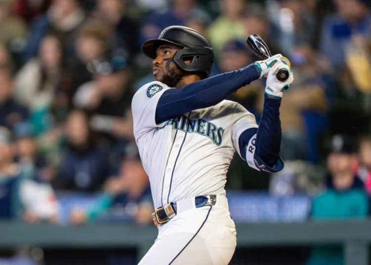 Suspenden a Víctor Robles con 10 partidos por lanzar su bate a un pitcher en ligas menores