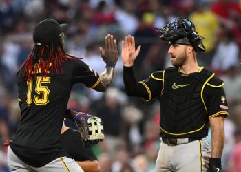 Oneil Cruz conecta su jonrón 19 y lidera triunfo de Piratas; Abner Uribe salva para Cerveceros