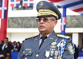 Director de la Policía Nacional interpone querella por difamación contra dos comunicadores