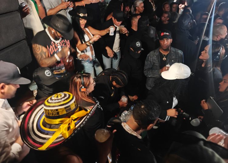 Los chicos de La Casa de Alofoke salieron de rumba junto a Santiago Matías