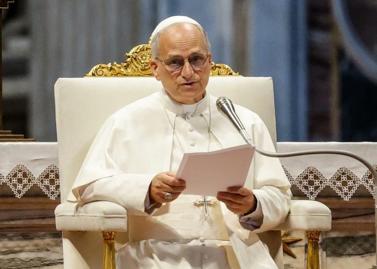 El papa pide que termine «la pandemia de las armas que infecta nuestro mundo»