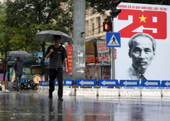 Vietnam evacua a 20.000 personas y cierra dos aeropuertos ante cercanía del tifón Kajiki