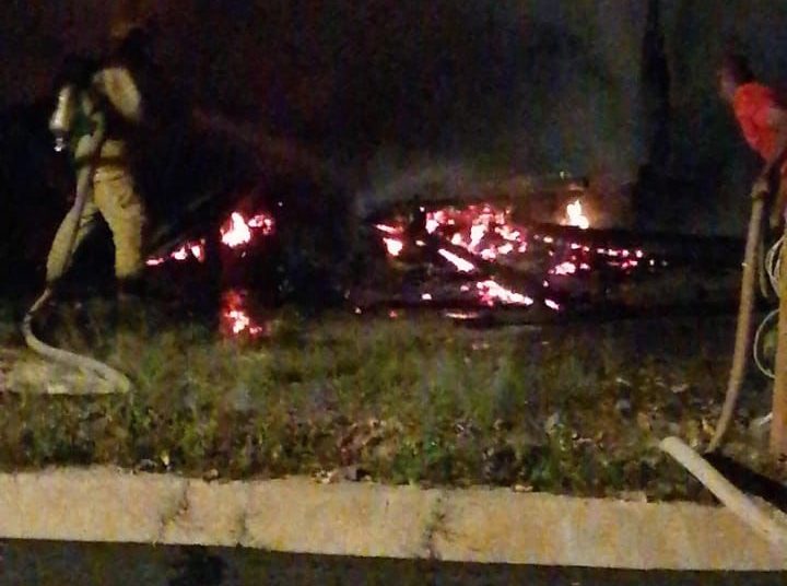 Incendio reduce a cenizas una vivienda en Bayaguana