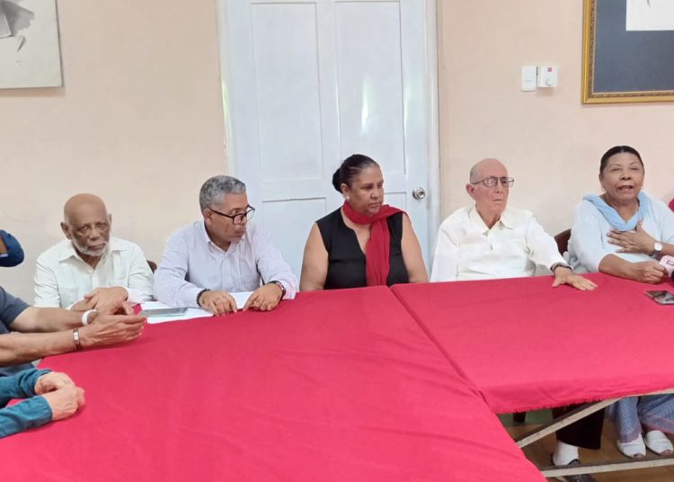 Organizaciones de izquierda convocan a cacerolazos los días 15 y 16 de agosto en repudio al Código Penal