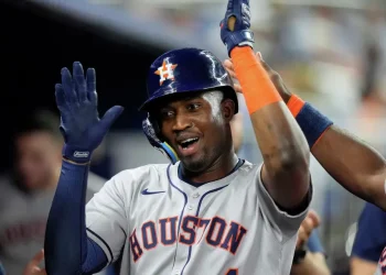 Jesús Sánchez ya da de qué hablar en los Astros, que doblegan a Alcántara y los Marlins en Miami