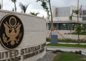 Embajada de EEUU en RD desmiente restricciones para residentes permanentes