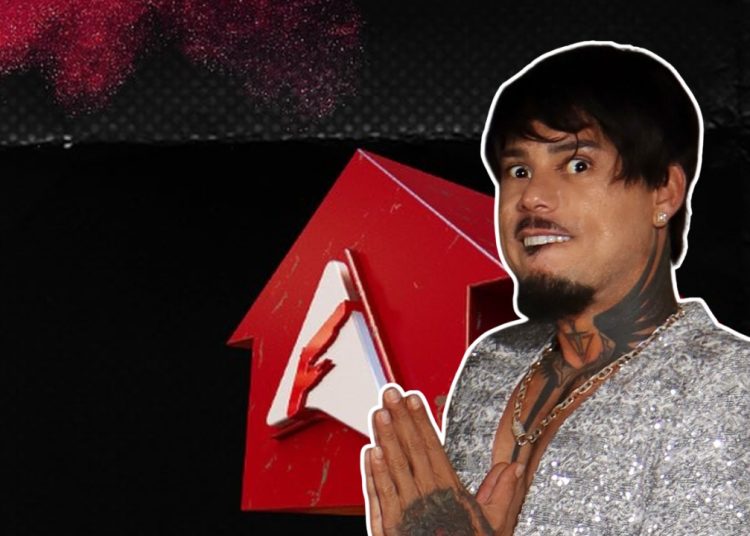 Carlos Montesquieu se despierta gritando en la madrugada y corre a la cama de La Gigi en La Casa de Alofoke