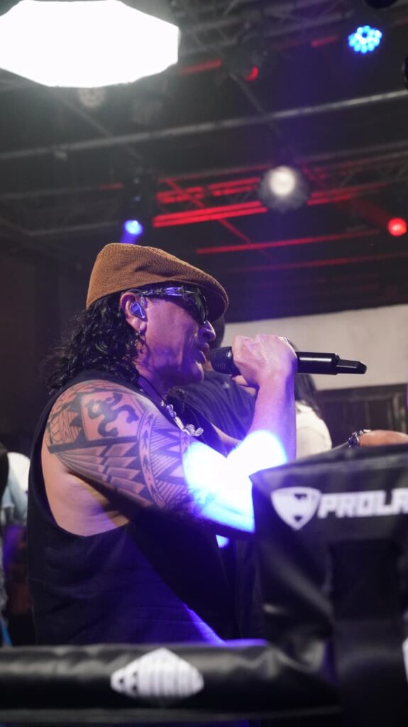 A ritmo de “Suavemente”, Elvis Crespo enciende La Casa de Alofoke - Noticias de hoy en República Dominicana | De Último Minuto