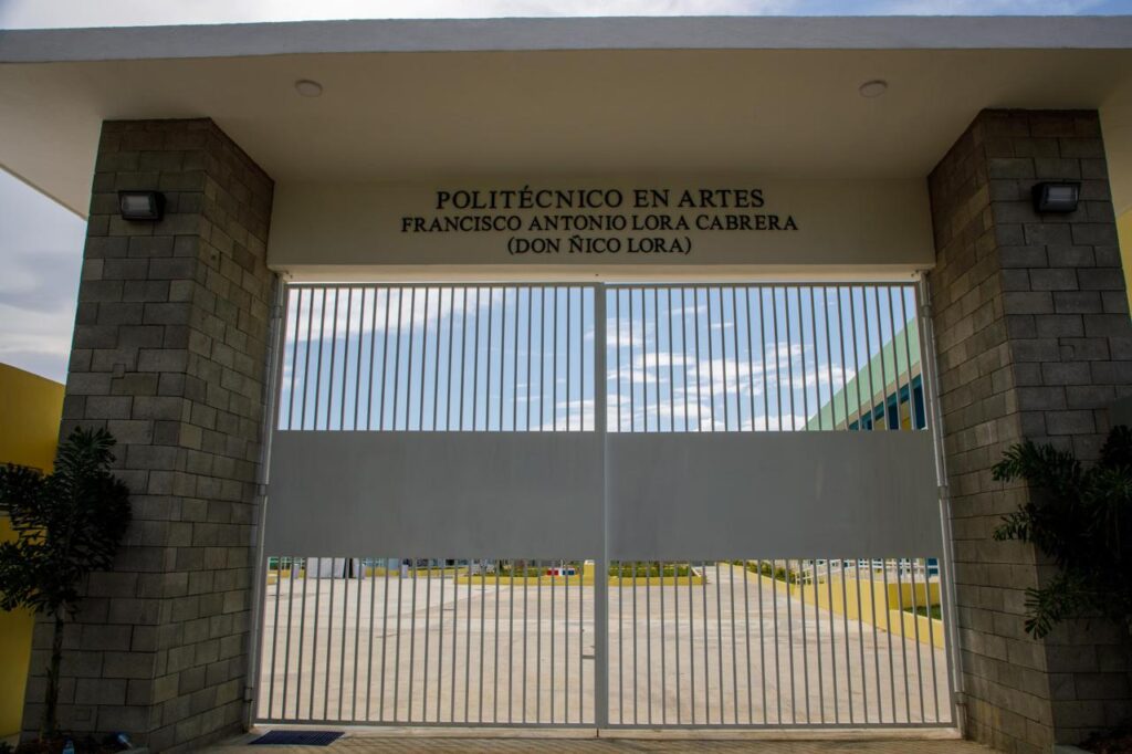 Abinader inaugura Politécnico en Artes en Navarrete para 840 estudiantes | 2 | Abinader inaugura Politécnico en Artes en Navarrete para 840 estudiantes - Noticias de hoy en República Dominicana | De Último Minuto
