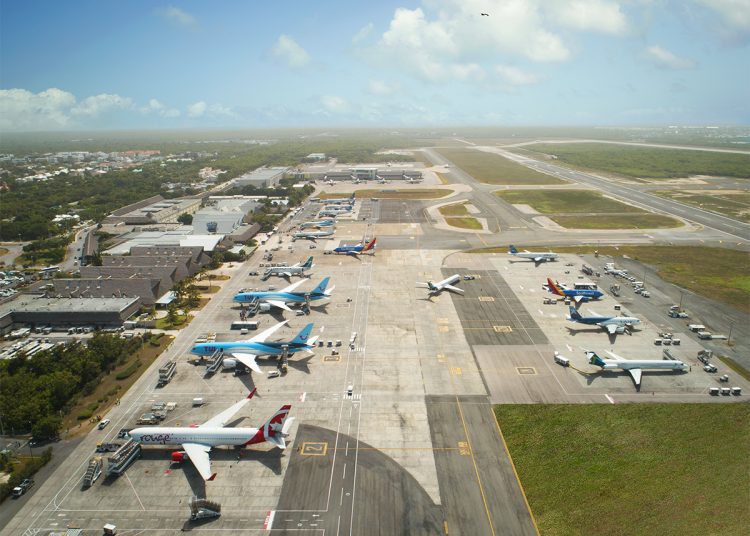 Aeropuerto de Punta Cana recibe galardón “The Best of DR 2025” de la Revista Mercado