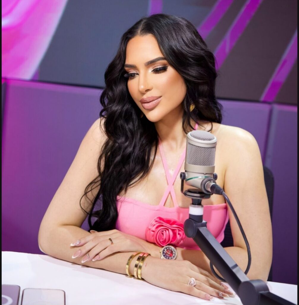 Amelia Alcántara le saca expediente a la nueva pareja de Gabi Desangles: "ese tampoco es" | 2 | Amelia Alcántara reacciona tras altercado en restaurante: "me siento avergonzada"