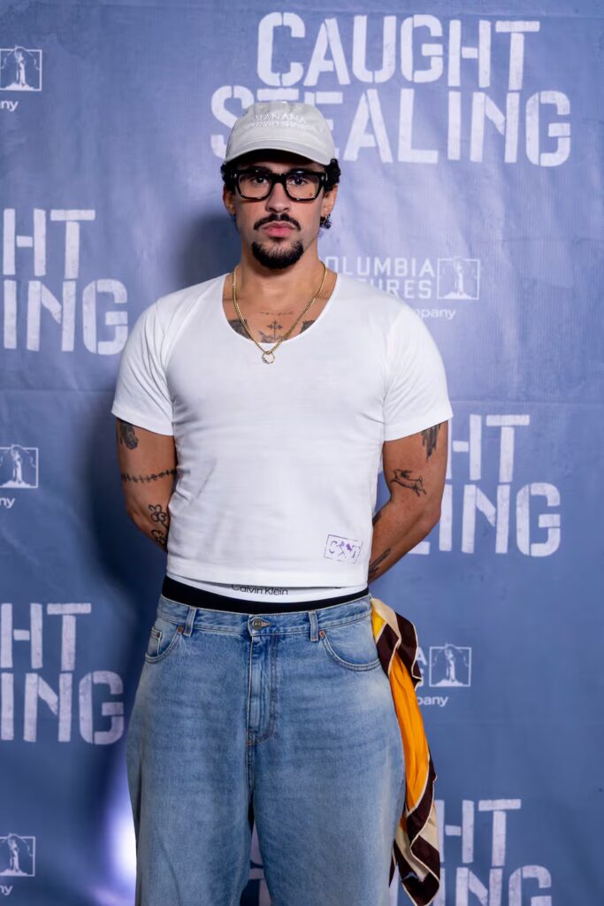 Bad Bunny y Austin Butler deslumbran en premier exclusiva de “Caught Stealing” en Puerto Rico - Noticias de hoy en República Dominicana | De Último Minuto