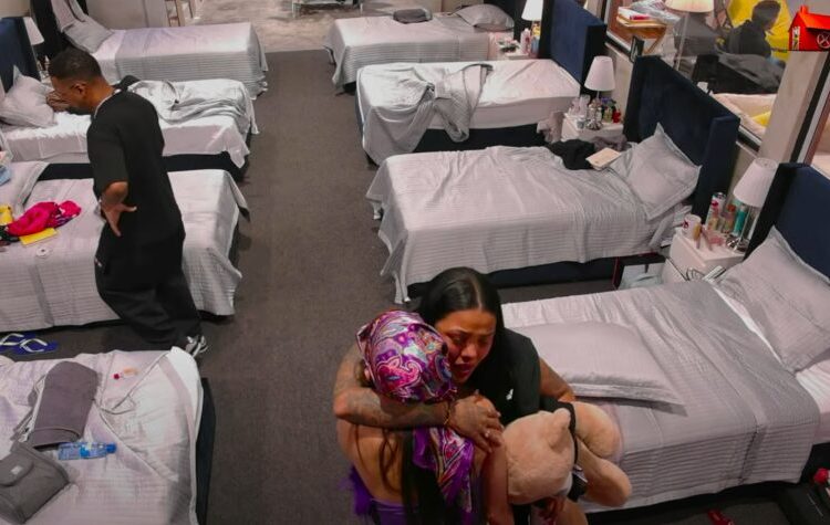 Momento emotivo en La Casa de Alofoke: La Gigi rompe en llanto tras decisión de Mami Kim de abandonar el reality