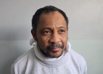 Migración detiene a hombre deportado de PR con orden de arresto por violencia en San Francisco de Macorís