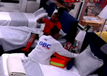 Paramédicos ingresan a «La Casa de Alofoke» para atender a Crazy Design tras sentir malestares