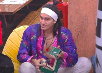 ¡Otro detallito! Santiago Matías regala un rolex a Giuseppe