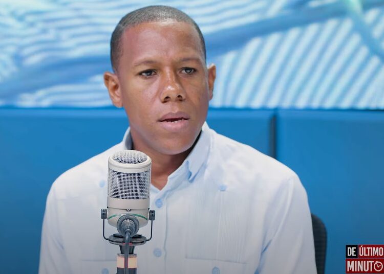 Suplente de regidor, Wilkin Martínez reclama curul tras extradición de incumbente