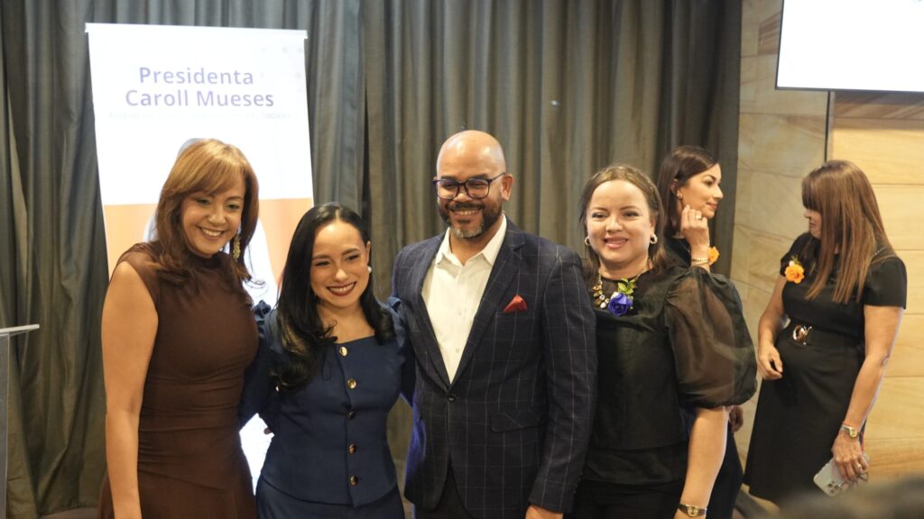 Caroll Mueses presenta plancha para presidir la Asociación de Cronistas Sociales - Noticias de hoy en República Dominicana | De Último Minuto