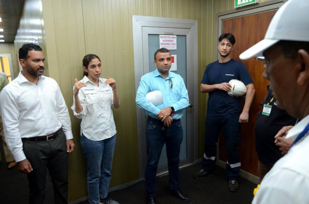 Comunicadores de Azua se capacitan sobre el sistema eléctrico del país - Noticias de hoy en República Dominicana | De Último Minuto