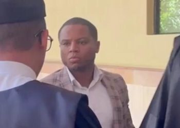 Empresario Vásquez Santana se presenta en Fiscalía de Santiago por caso Discovery 3.0