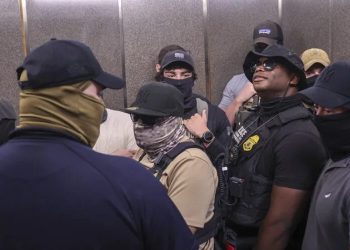 Bloquean en EE.UU. deportaciones rápidas por violar el debido proceso