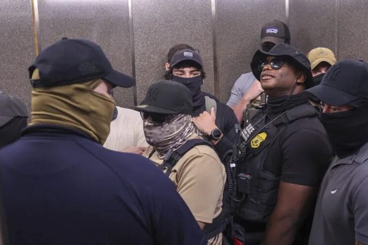 Bloquean en EE.UU. deportaciones rápidas por violar el debido proceso