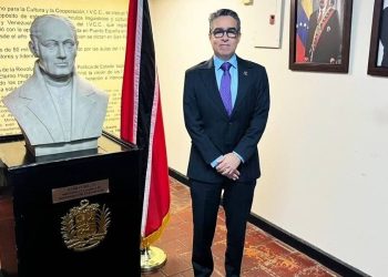 Embajador de Venezuela condena a EE.UU. por su despliegue de barcos nucleares en el Caribe