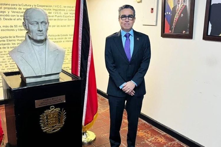 Embajador de Venezuela condena a EE.UU. por su despliegue de barcos nucleares en el Caribe