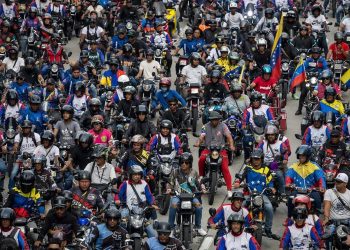 Miles de motoristas apoyan a Maduro y rechazan “amenazas” de EE.UU.