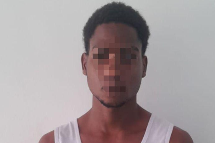 Arrestan a “To Largo” por robo en residencia en Santiago