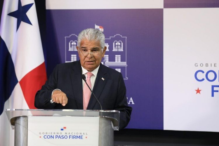 Ecuador confirma salida de Panamá de su lista de paraísos fiscales, tras acuerdo bilateral