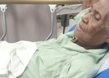 Rescatan anciana vivía en condiciones inhumanas en Hato Mayor; hijo es arrestado