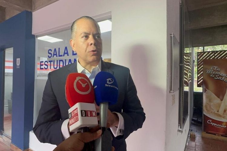 Comerciantes de Santiago al borde del colapso por alza del dólar y competencia desleal china