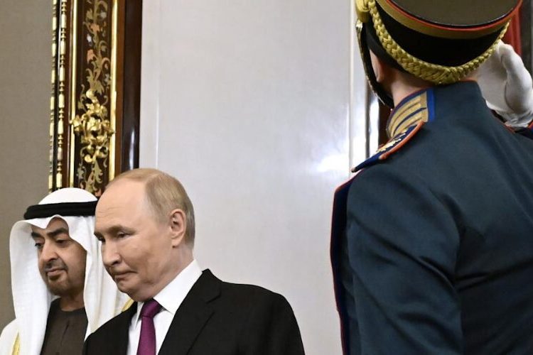Putin recibe en el Kremlin al presidente de los Emiratos Árabes Unidos