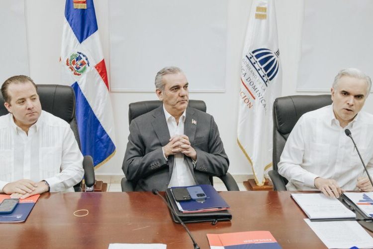 Gobierno garantiza más de 1,200 aulas nuevas para año escolar 2025-2026