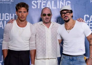 Bad Bunny y Austin Butler deslumbran en premier exclusiva de “Caught Stealing” en Puerto Rico