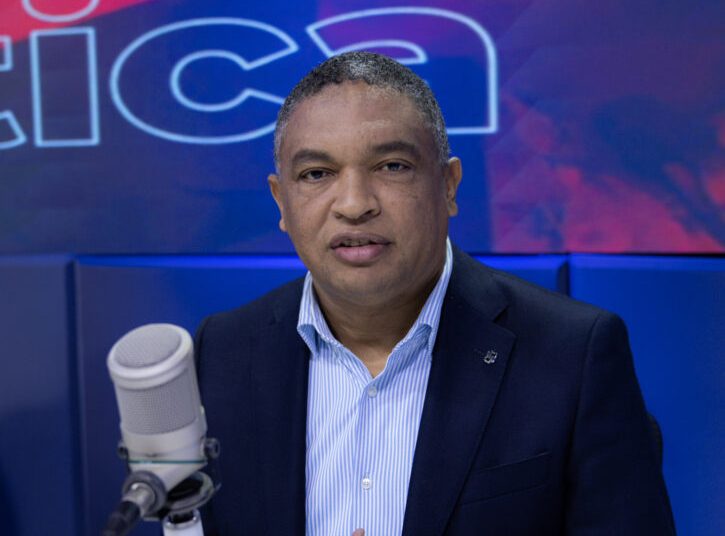 «Nunca como ahora había un desorden tan grande en la frontera», afirma exsenador Yván Lorenzo