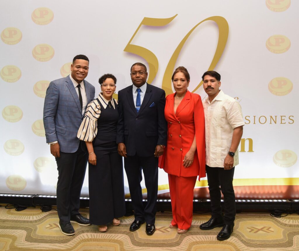 Empresario Teodoro Adón celebra 50 años en el sector comercial | 2 | Empresario Teodoro Adón celebra 50 años en el sector comercial - Noticias de hoy en República Dominicana | De Último Minuto