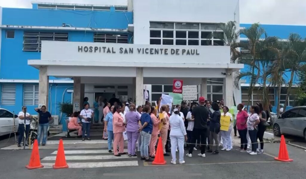 Enfermeras del Hospital San Vicente de Paúl se unen al paro nacional de 24 horas por mejores condiciones laborales