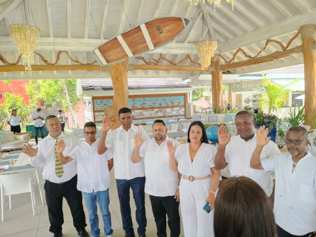 Fue juramentada la filial ADOMPRETUR de Samaná - Noticias de hoy en República Dominicana | De Último Minuto