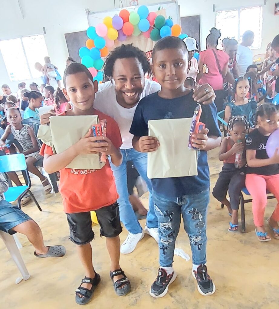 Fundación Fox Farlen realiza con éxito su campaña “Útiles para Todos” - Noticias de hoy en República Dominicana | De Último Minuto