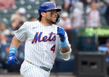 Mets enviarían a Francisco Álvarez a la lista de lesionados por lesión en el pulgar